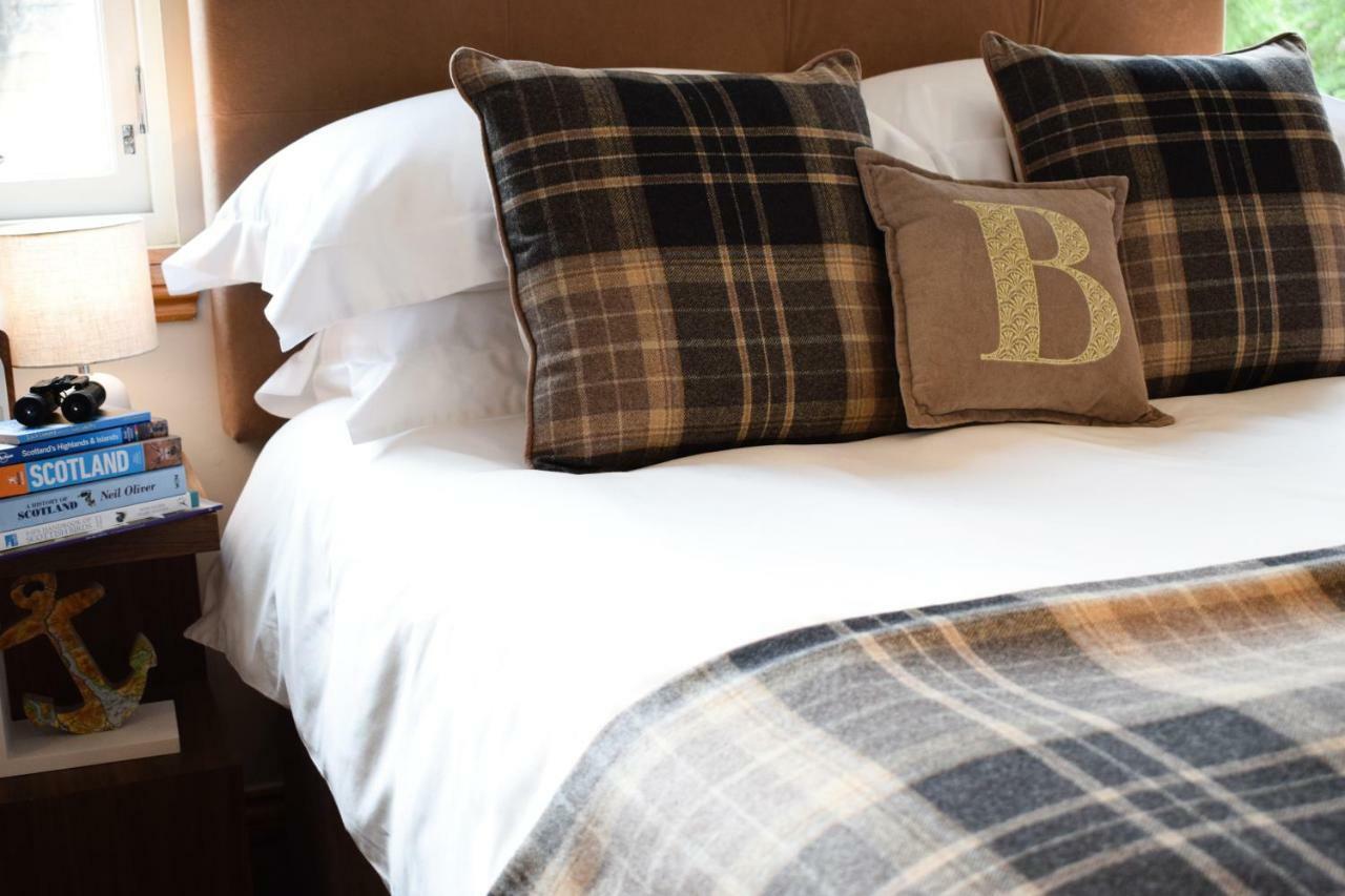 Benoch Lomond Castle Apartment อเล็กซานเดรีย ภายนอก รูปภาพ